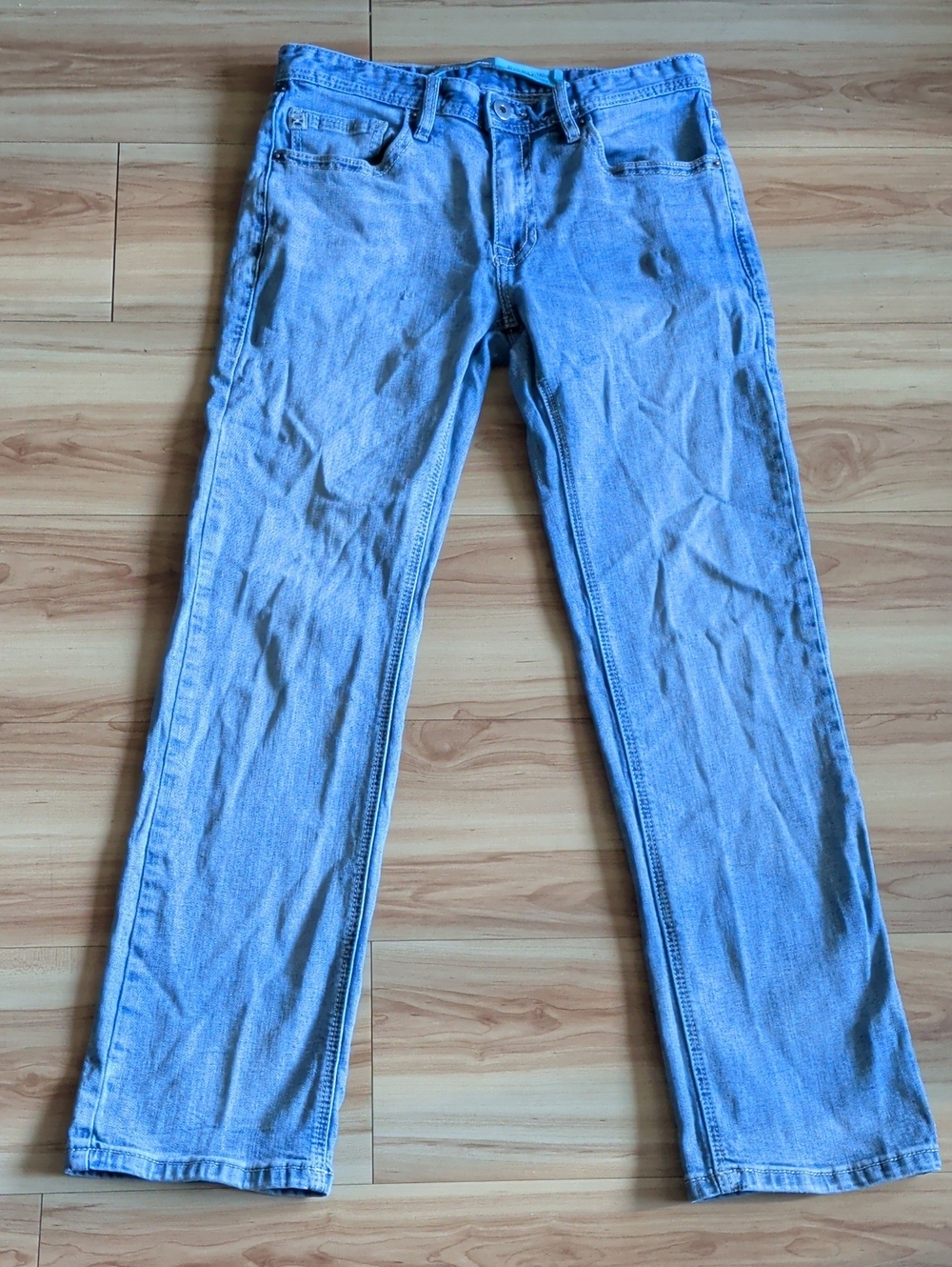 Classic Men's Light Blue Straight-Leg Jeans